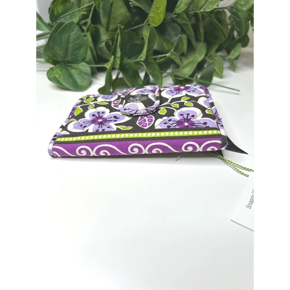 Vera Bradley NWT Quilted Snappy Wallet Plum Petals Floral - Picture 5 of 5